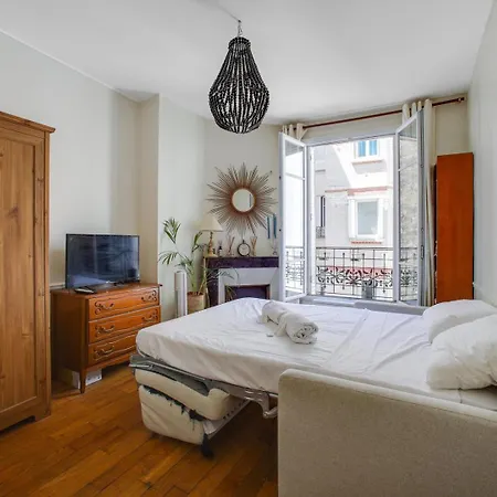 Appartamento Tiny House Champs Elysées Parigi